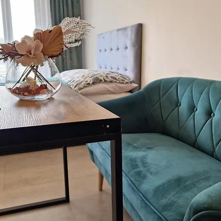 Flou Przystan Letnica 2, Plaza 700m *