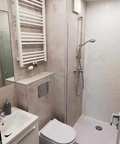 Flou Przystan Letnica 2, Plaza 700m